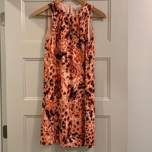 H&M sz 2 Shift Dress Tan,peach, black and coral print. Never worn, new condition